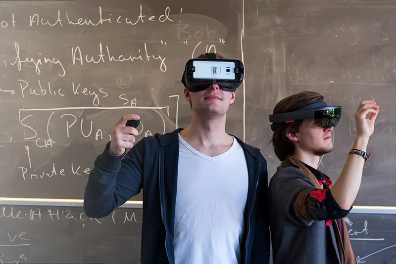 Възходът на виртуалната реалност в образованието - приложения