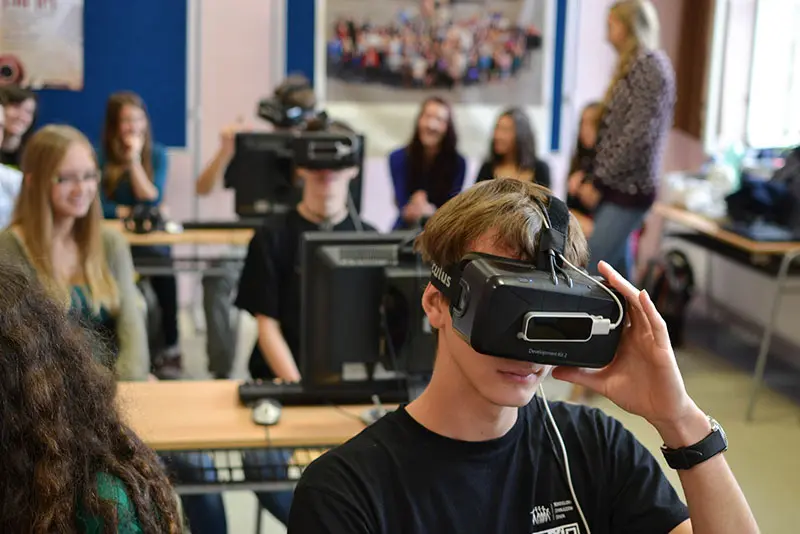 Възходът на виртуалната реалност в образованието - възход