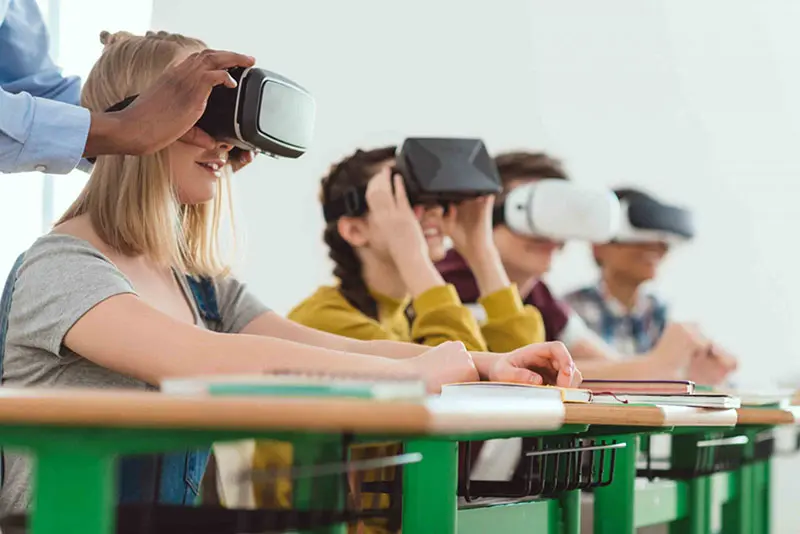 Възходът на виртуалната реалност в образованието